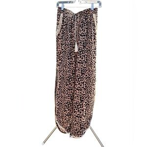 Grace & Emma Women’s Leopard Print Pull on electric waist baggy pants medium NWT